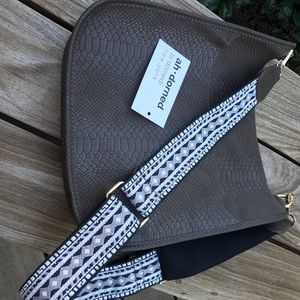 Ahdorned Messenger Bag/ Purse